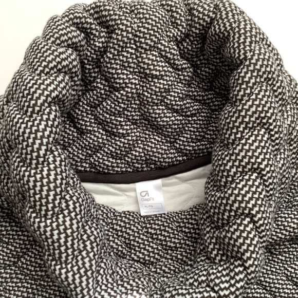 NWT GAP Quilted Funnel Neck Pullover - Picture 4 of 6